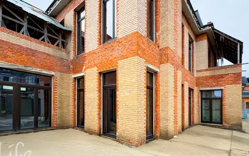 2-этажный коттедж 692 м² без отделки