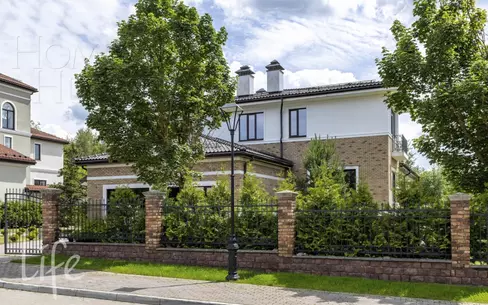 2-этажный коттедж 560 м² без отделки