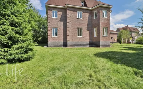 3-этажный коттедж 372 м² с отделкой