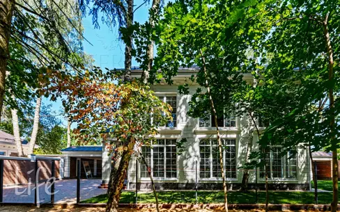 2-этажный коттедж 280 м² без отделки