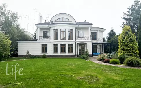 2-этажный коттедж 500 м² с отделкой