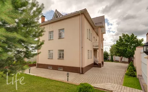 2-этажный коттедж 563 м² с отделкой