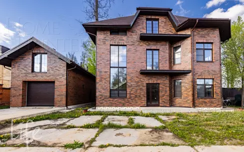 3-этажный коттедж 600 м² без отделки