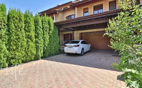 2-этажный таунхаус 345 м² с отделкой