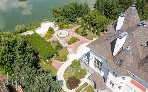 2-этажный коттедж 800 м² с отделкой