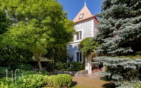 2-этажный коттедж 490 м² с отделкой