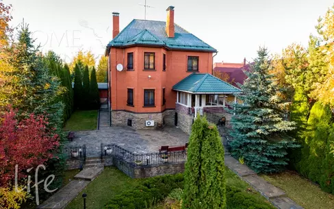 2-этажный коттедж 320 м² с отделкой