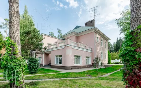 2-этажный коттедж 392 м² с отделкой