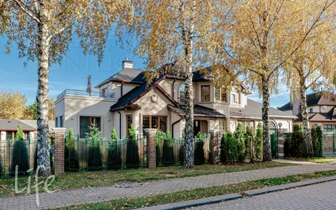 2-этажный коттедж 550 м² с отделкой