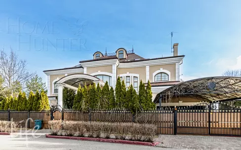 2-этажный коттедж 1 000 м² с отделкой