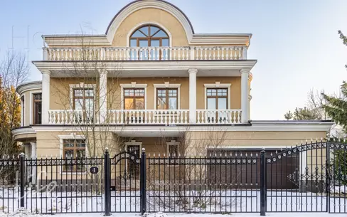 2-этажный коттедж 600 м² без отделки