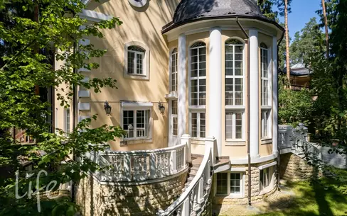 2-этажный коттедж 650 м² с отделкой