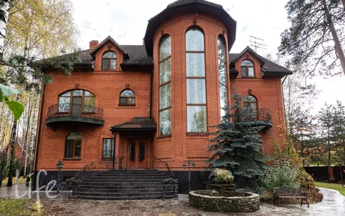 3-этажный коттедж 1 000 м² с отделкой