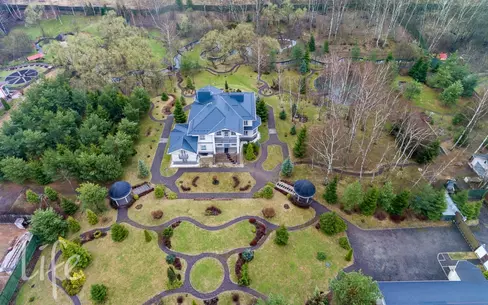 2-этажный коттедж 560 м² с отделкой