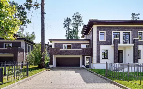 2-этажный коттедж 390 м² без отделки