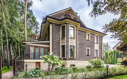 3-этажный коттедж 920 м² с отделкой