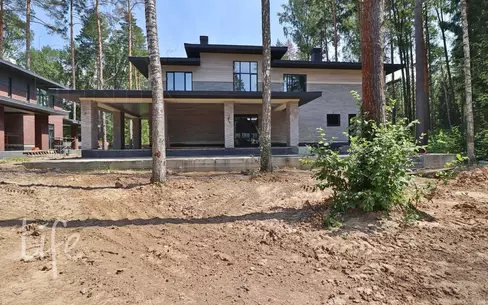 2-этажный коттедж 460 м² без отделки