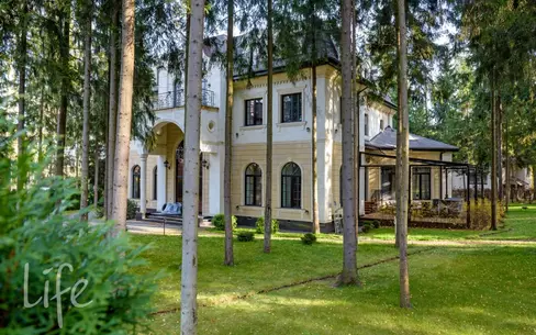 2-этажный коттедж 800 м² с отделкой