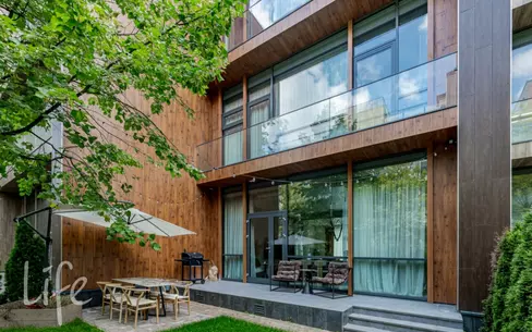 3-этажный таунхаус 238 м² с отделкой