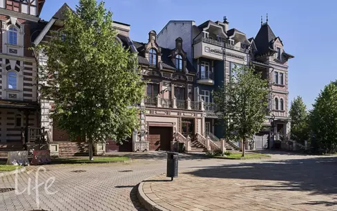 2-этажный таунхаус 233 м² с отделкой