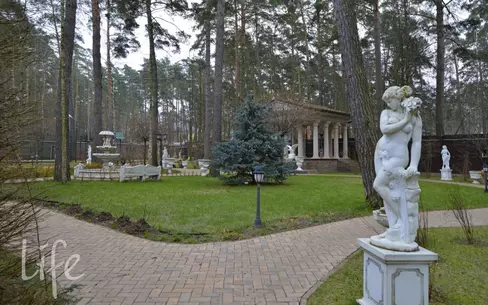 2-этажный коттедж 1 400 м² с отделкой