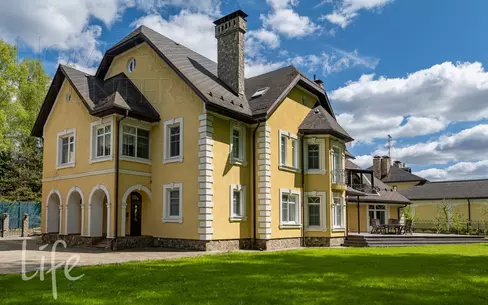 3-этажный коттедж 700 м² с отделкой