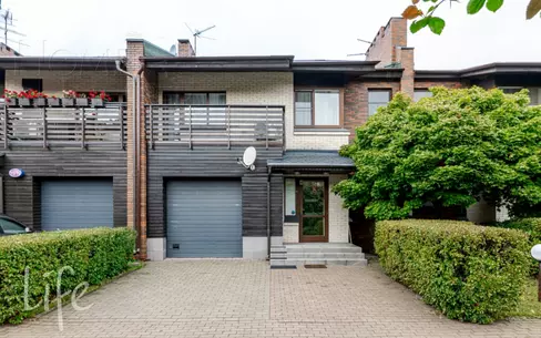 2-этажный таунхаус 220 м² с отделкой