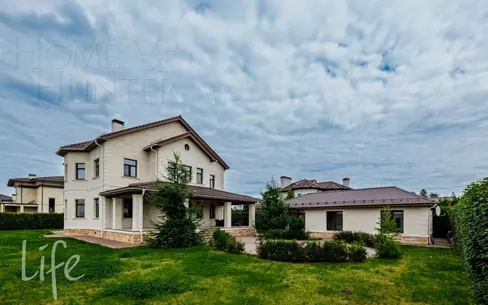 2-этажный коттедж 450 м² с отделкой