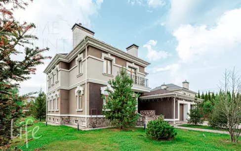 2-этажный коттедж 400 м² с отделкой