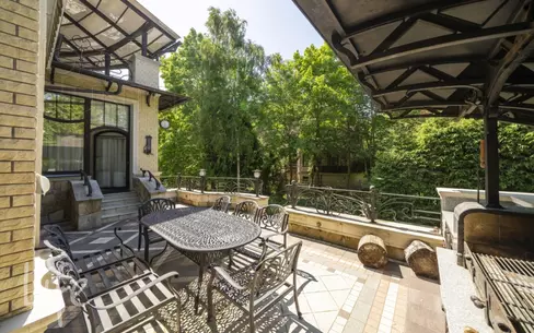 2-этажный коттедж 880 м² с отделкой