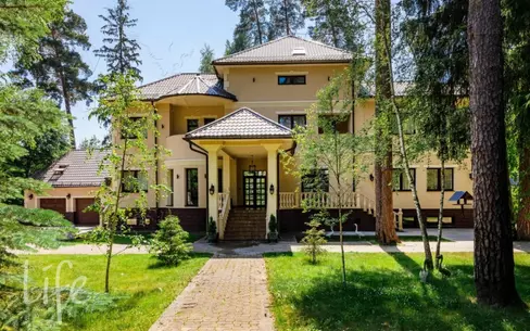 2-этажный коттедж 845 м² с отделкой