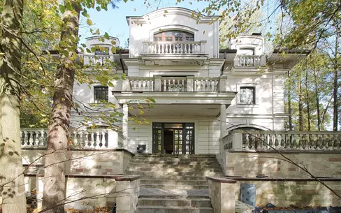 2-этажный коттедж 900 м² без отделки