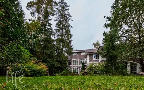 2-этажный коттедж 688 м² с отделкой