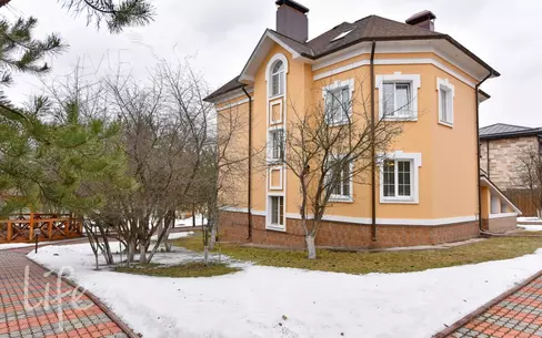 2-этажный коттедж 700 м² с отделкой