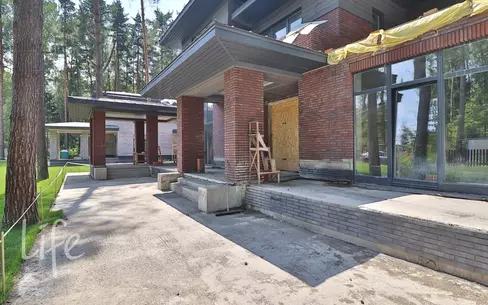 2-этажный коттедж 460 м² без отделки