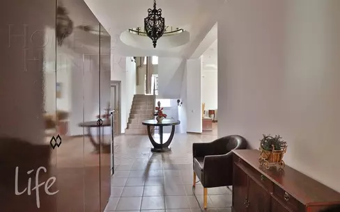 2-этажный коттедж 320 м² с отделкой