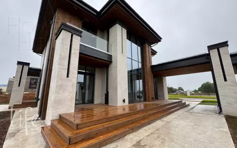 2-этажный коттедж 300 м² с отделкой