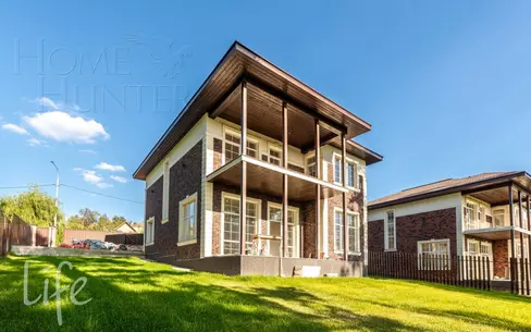 2-этажный коттедж 240 м² с отделкой