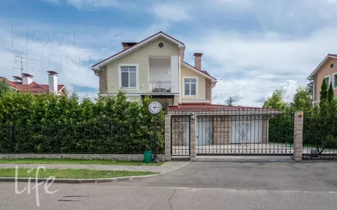 2-этажный коттедж 250 м² с отделкой