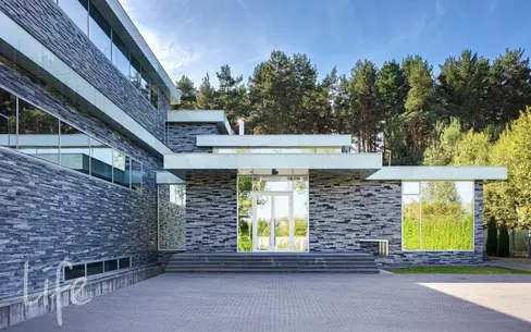 3-этажный коттедж 1 546 м² без отделки