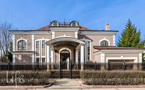 2-этажный коттедж 1 000 м² с отделкой