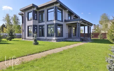 2-этажный коттедж 263 м² с отделкой