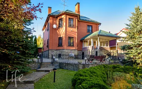 2-этажный коттедж 320 м² с отделкой