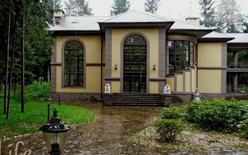 2-этажный коттедж 1 500 м² с отделкой