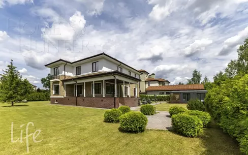 2-этажный коттедж 560 м² без отделки