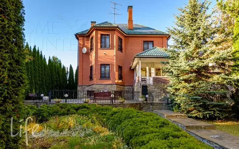 2-этажный коттедж 320 м² с отделкой