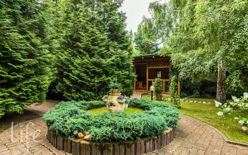 2-этажный коттедж 372 м² с отделкой