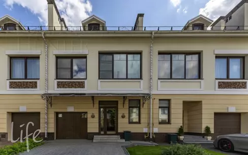 2-этажный таунхаус 250 м² с отделкой