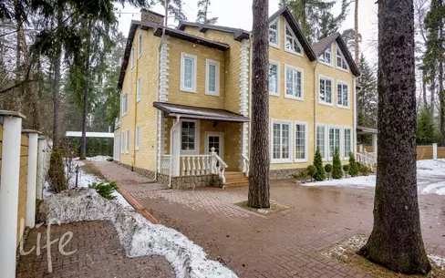 2-этажный таунхаус 385 м² с отделкой