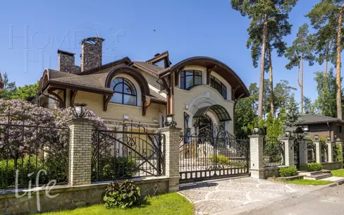 2-этажный коттедж 880 м² с отделкой